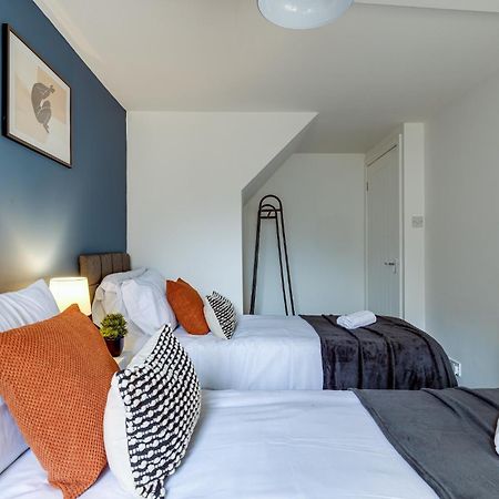Queens Cabin - Near South Bay Beach Apartment Скарбъро Екстериор снимка
